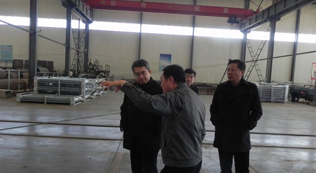 安丘市市長(zhǎng)杜建華蒞臨藍(lán)想進(jìn)行技術(shù)創(chuàng)新情況調(diào)研