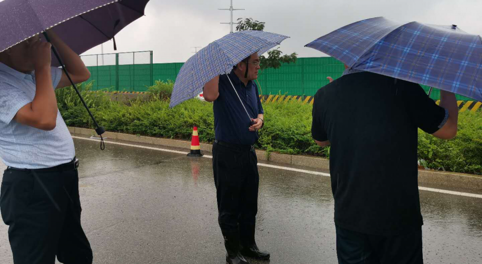 日照市嵐山區(qū)與市區(qū)連接線三期（廈門路南延）工程加強(qiáng)防汛工作