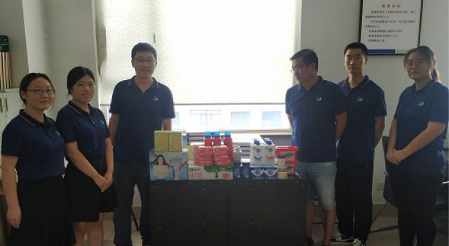 炎炎夏日送清涼，滴滴關懷暖人心 ——四公司設計二室等部門積極開展“夏送清涼”活動
