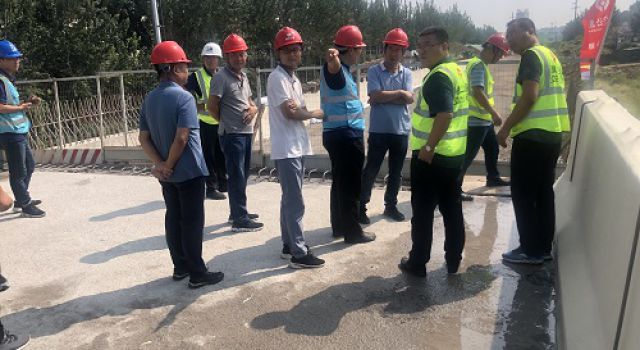 改建辦、質(zhì)監(jiān)站聯(lián)合組織對(duì)膠海線進(jìn)行檢查