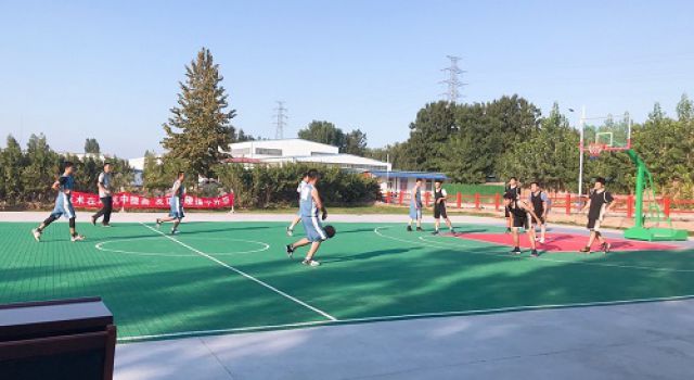 濟南繞城高速西環(huán)段項目總監(jiān)辦一監(jiān)組組織  “慶國慶，迎中秋”籃球友誼賽