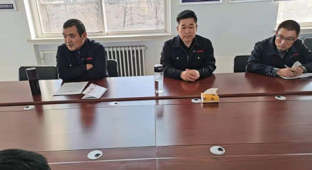 公司副總經(jīng)理、四公司經(jīng)理劉君赴烏瑪公路總監(jiān)辦安排部署安全工作