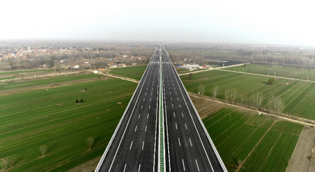 臺(tái)輝高速公路豫魯界至臺(tái)前互通段順利通過(guò)交工驗(yàn)收