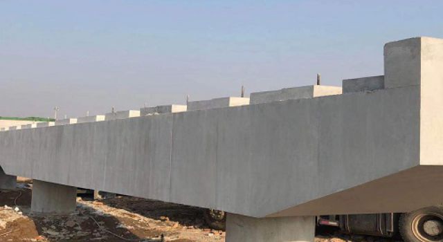 濟(jì)高高速總監(jiān)辦對(duì)冬季施工結(jié)構(gòu)物外觀質(zhì)量進(jìn)行檢查