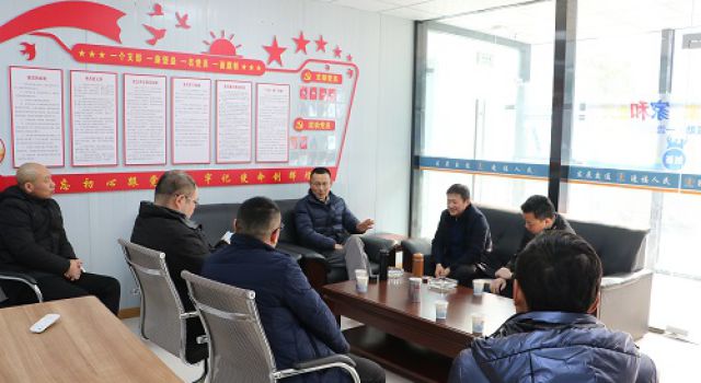 綿九公司黨委副書記、總經(jīng)理曾杰一行 到LJ26合同段檢查指導