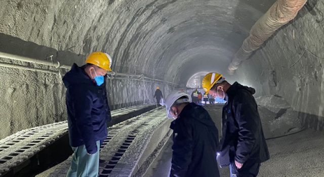 綿九公司組織對JL8總監(jiān)辦進(jìn)行轄段年終質(zhì)量綜合考評工作