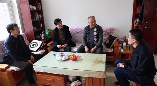 情系國外員工、走訪慰問家屬----公司工會(huì)主席一行走訪慰問赴南蘇丹朱巴-倫拜克項(xiàng)目員工家屬