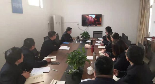 十公司嵐山監(jiān)理處組織員工學(xué)習(xí)收看安全警示教育片