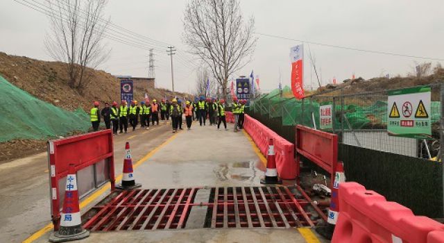 濟(jì)濰高速交叉路口標(biāo)準(zhǔn)化設(shè)置現(xiàn)場(chǎng)會(huì)