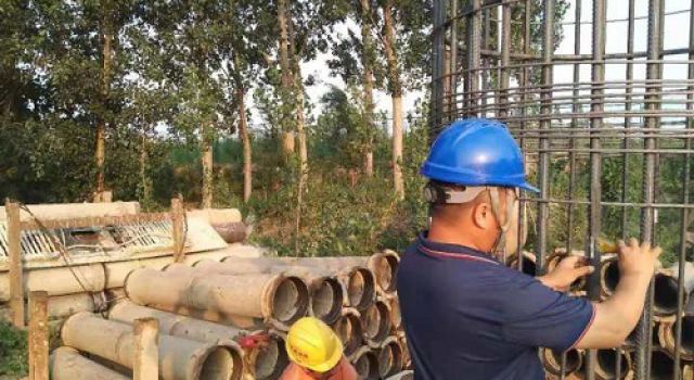 濟(jì)南大西環(huán)項(xiàng)目徒駭河特大橋主墩超長樁基施工順利完成