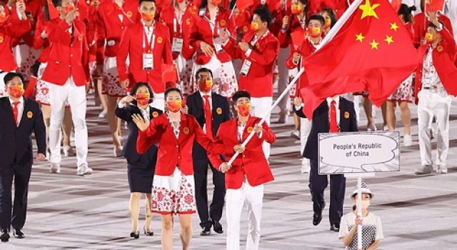 奧運健兒賽場奮勇沖金，我輩青年定當(dāng)拼搏努力