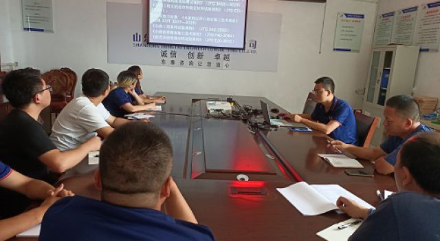 秦濱高速第一總監(jiān)辦組織路面試驗培訓(xùn)