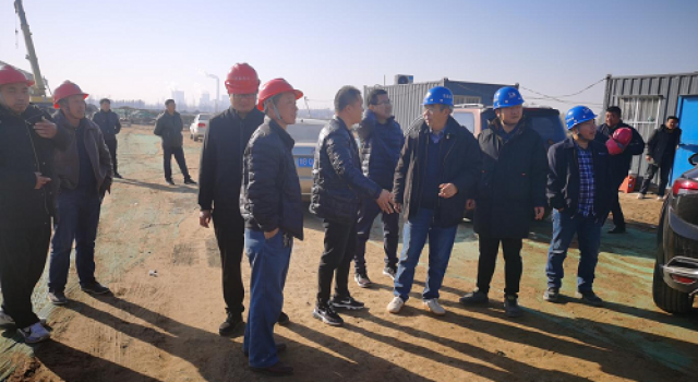 濟高高速房建項目組織進行屋面掛瓦技術(shù)交底