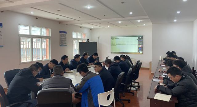 四川九綿高速JL8總監(jiān)辦召開(kāi)2021年12月份監(jiān)理專(zhuān)題會(huì)議暨年終總結(jié)會(huì)