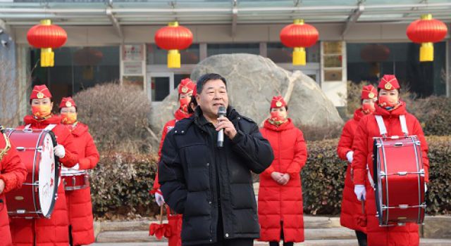 上班第一天，一起向未來！