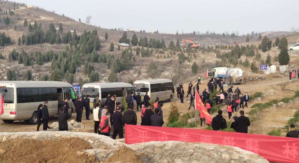撒下一點綠色，播種一片綠意——植樹節(jié)活動報道