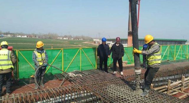 濟南大西環(huán)項目梁莊樞紐首聯現澆箱梁成功澆筑混凝土