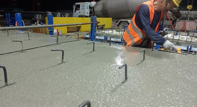 山東高速濟(jì)濰高速三合同1#梁場順利完成16米懸臂式空心板預(yù)制任務(wù)