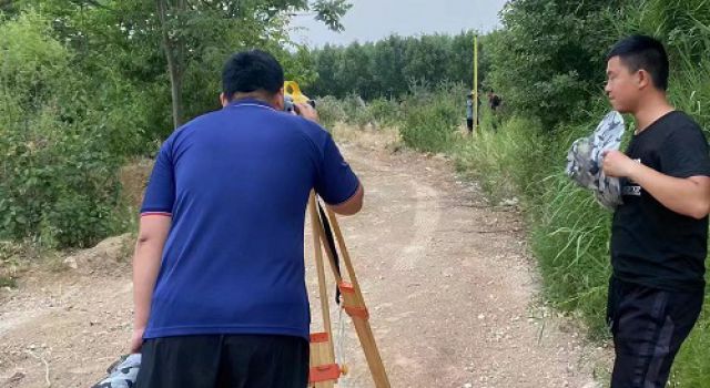 濟南至微山高速公路北段一合同開始導(dǎo)線復(fù)測工作