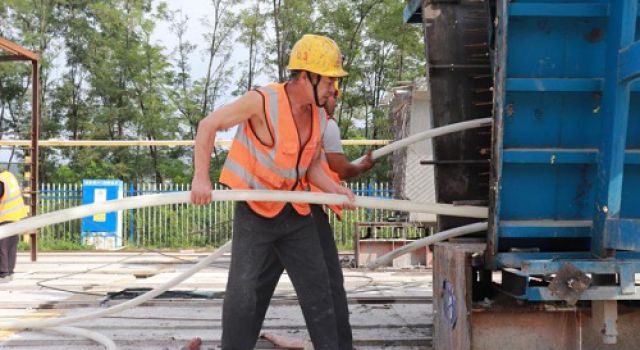 炎炎夏日，工地激戰(zhàn)正酣——經(jīng)得起酷暑“烤”驗的濟濰項目