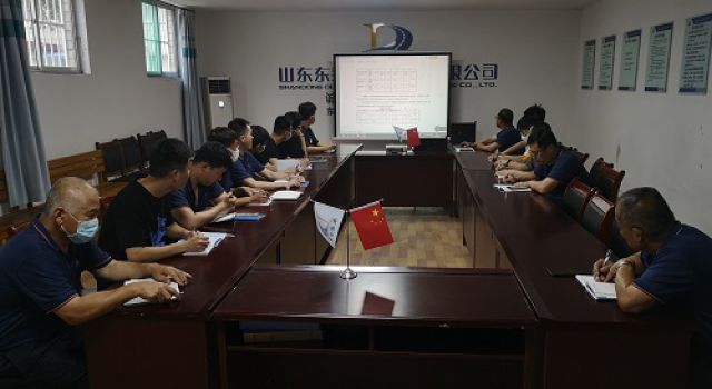 張臺(tái)線總監(jiān)辦組織學(xué)習(xí)《企業(yè)標(biāo)準(zhǔn)化監(jiān)理工作指導(dǎo)手冊(cè)》