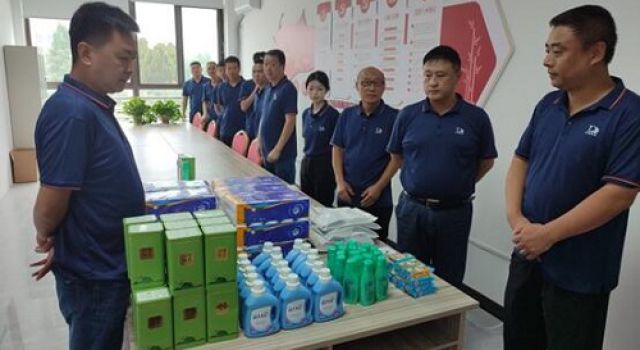 安鶴高速總監(jiān)辦開(kāi)展夏日送清涼活動(dòng)