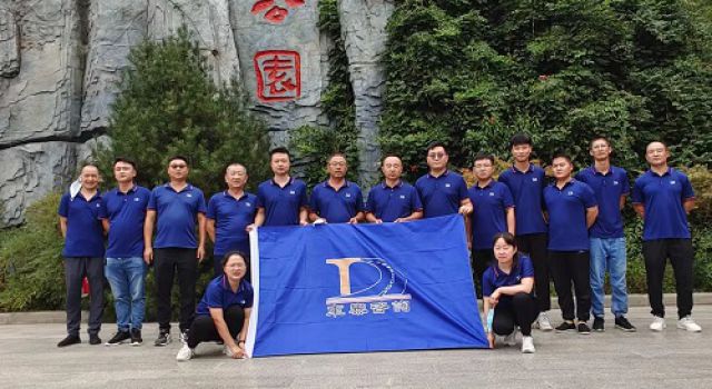 安羅高速第二總監(jiān)辦組織周末滑縣森林公園散心活動