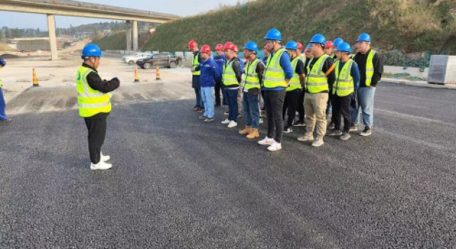 加強(qiáng)路面成品保護(hù)和路面污染防治工作 現(xiàn)場(chǎng)技術(shù)交底