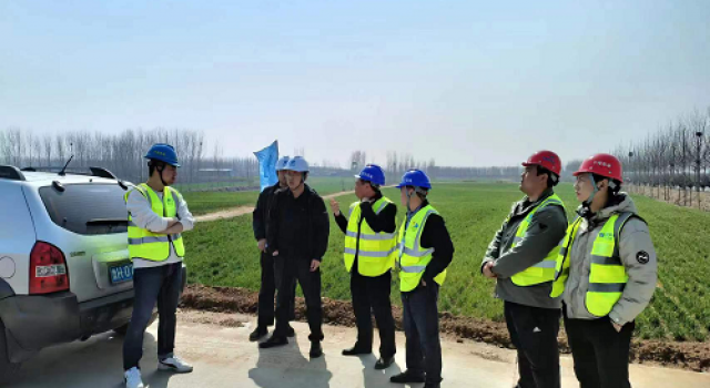 鄒城至濟(jì)寧公路工程第二監(jiān)理組聯(lián)合項目辦和總監(jiān)辦對所管轄的三個工區(qū)進(jìn)行安全環(huán)保檢查