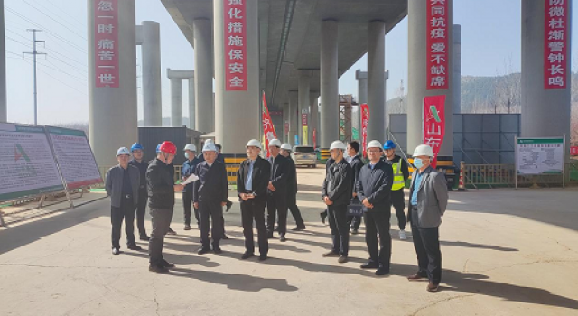 山東省交通運輸廳工程建設(shè)事務(wù)中心主任張剛到濟菏一標(biāo)進行督導(dǎo)檢查