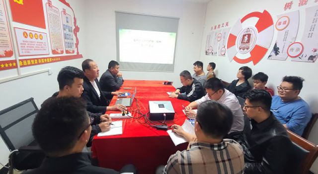 全灌高速公路第一總監(jiān)辦開展《發(fā)揚(yáng)團(tuán)隊(duì)團(tuán)結(jié)精神，提升執(zhí)行力建設(shè)》專題黨課