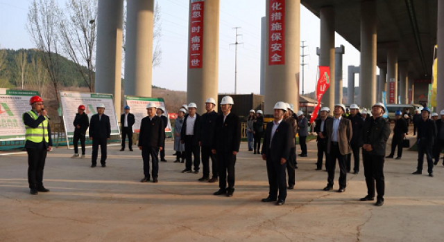 山東省交通運(yùn)輸廳副廳長(zhǎng)到濟(jì)菏改擴(kuò)建施工一標(biāo)督導(dǎo)檢查