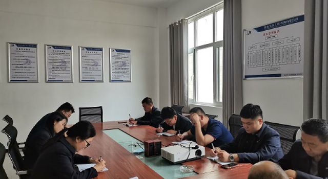 沂南縣X043葛岸線道路提升改造工程總監(jiān)辦召開五月份工地例會