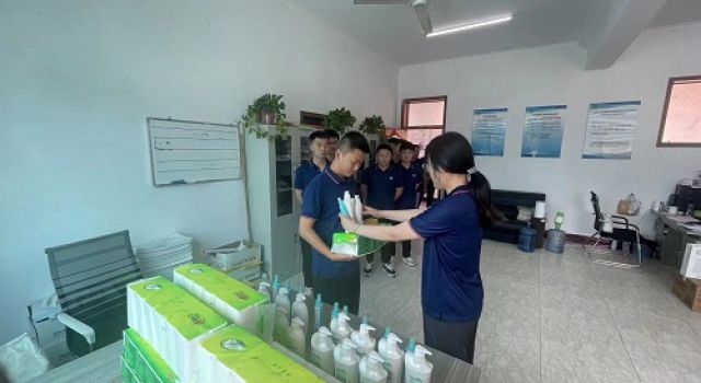 “夏日送清涼，絲絲沁人心”濟(jì)南大西環(huán)項(xiàng)目開展“夏送清涼”活動(dòng)