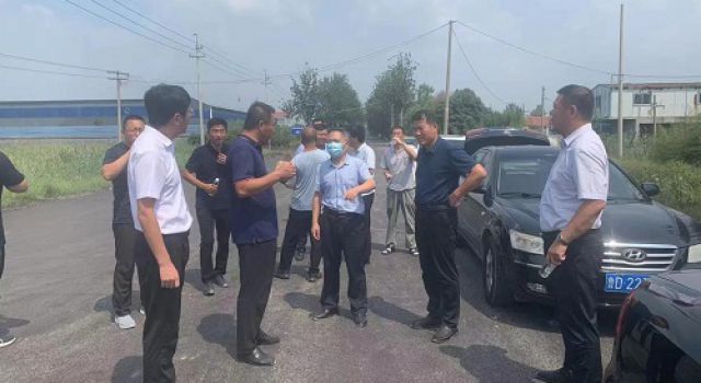 棗莊市公路和地方鐵路事業(yè)服務(wù)發(fā)展中心對(duì) S104濟(jì)微線養(yǎng)護(hù)項(xiàng)目督導(dǎo)檢查