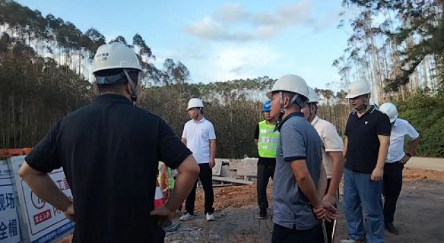 廣西壯族自治區(qū)交通運輸廳對橫欽高速JL4總監(jiān)辦進行半年檢查