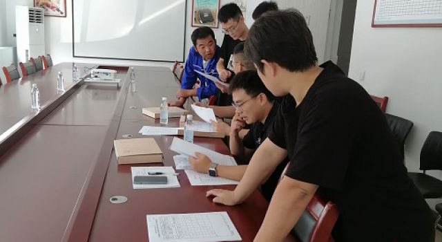 經(jīng)十路東延工程建設(shè)領(lǐng)導(dǎo)小組對一合同進(jìn)行檢查