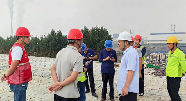 日照市南沿海公路日鋼段高架工程總監(jiān)辦中秋、國(guó)慶“雙節(jié)”節(jié)前安全環(huán)保工作檢查