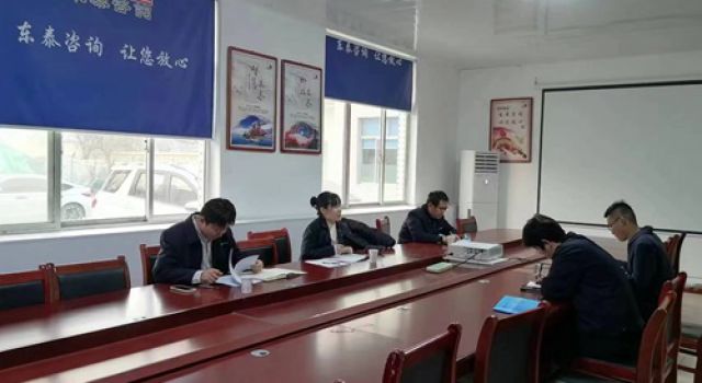 公司中心試驗(yàn)室對(duì)經(jīng)十路東延第一總監(jiān)辦工地試驗(yàn)室進(jìn)行內(nèi)審檢查