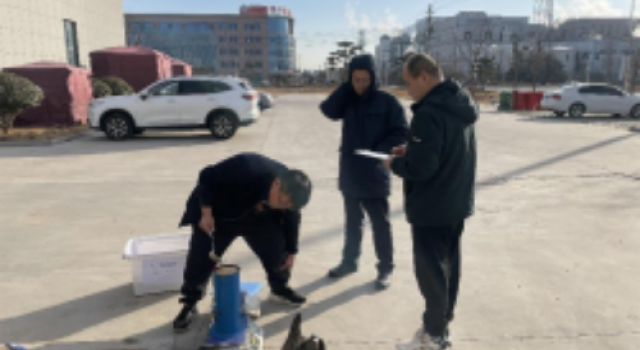 山東省交通運(yùn)輸廳工程建設(shè)事務(wù)中心檢查組對董梁高速第一總監(jiān)辦工地試驗(yàn)室進(jìn)行備案考核