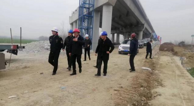 鄒城至濟(jì)寧公路工程組織節(jié)后交通工程復(fù)工復(fù)產(chǎn)督導(dǎo)暨工程質(zhì)量安全檢查