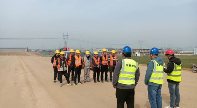  XCZD-3駐地辦組織召開橋涵臺背回填暨路基填筑質(zhì)量控制現(xiàn)場會