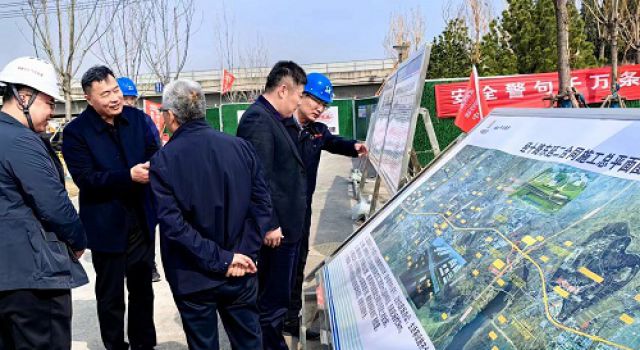 淄博市人大專項評議工作調(diào)研組蒞臨經(jīng)十路東延工程第二標段施工現(xiàn)場檢查調(diào)研