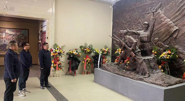 慶云縣青年街改造提升工程總監(jiān)辦組織員工到慶云縣革命烈士紀(jì)念館瞻仰事跡，緬懷先烈