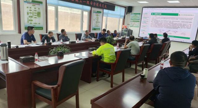 濟(jì)微高速一駐地辦參加濟(jì)微一標(biāo)水穩(wěn)底基層施工一級(jí)安全技術(shù)交底會(huì)