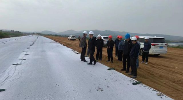 山東高速建設(shè)管理集團安全診斷組對濟微高速一標進行專項檢查