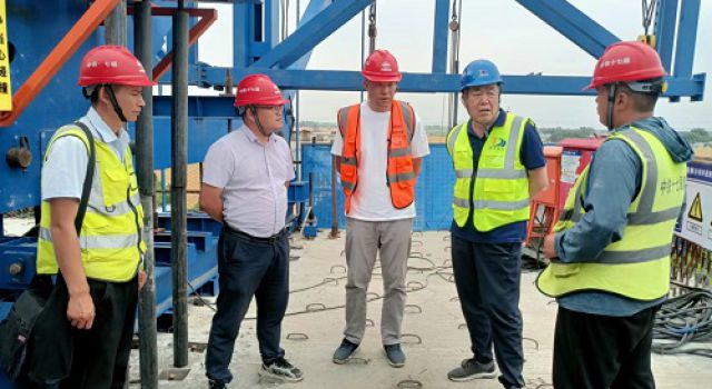 XCZD-3駐地辦組織召開南水北調(diào)特大橋12號(hào)墩1號(hào)塊施工專題現(xiàn)場(chǎng)會(huì)