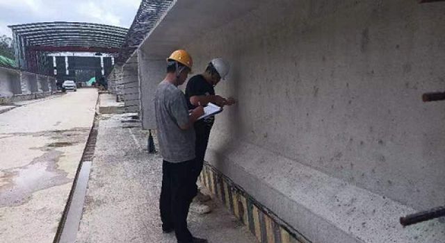 東泰咨詢橫欽高速公路第四總監(jiān)辦試驗(yàn)室與橫欽高速公路中心試驗(yàn)室聯(lián)合開展梁場預(yù)制梁質(zhì)量巡查