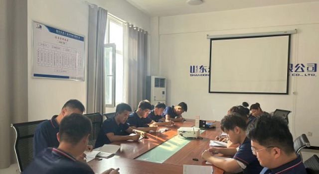 東泰咨詢公司駐沂南縣交通工程總監(jiān)處召開(kāi)七月份工地會(huì)議