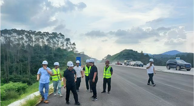 廣西交通運輸廳對欽州北過境高速公路項目進行質(zhì)量安全生產(chǎn)大檢查